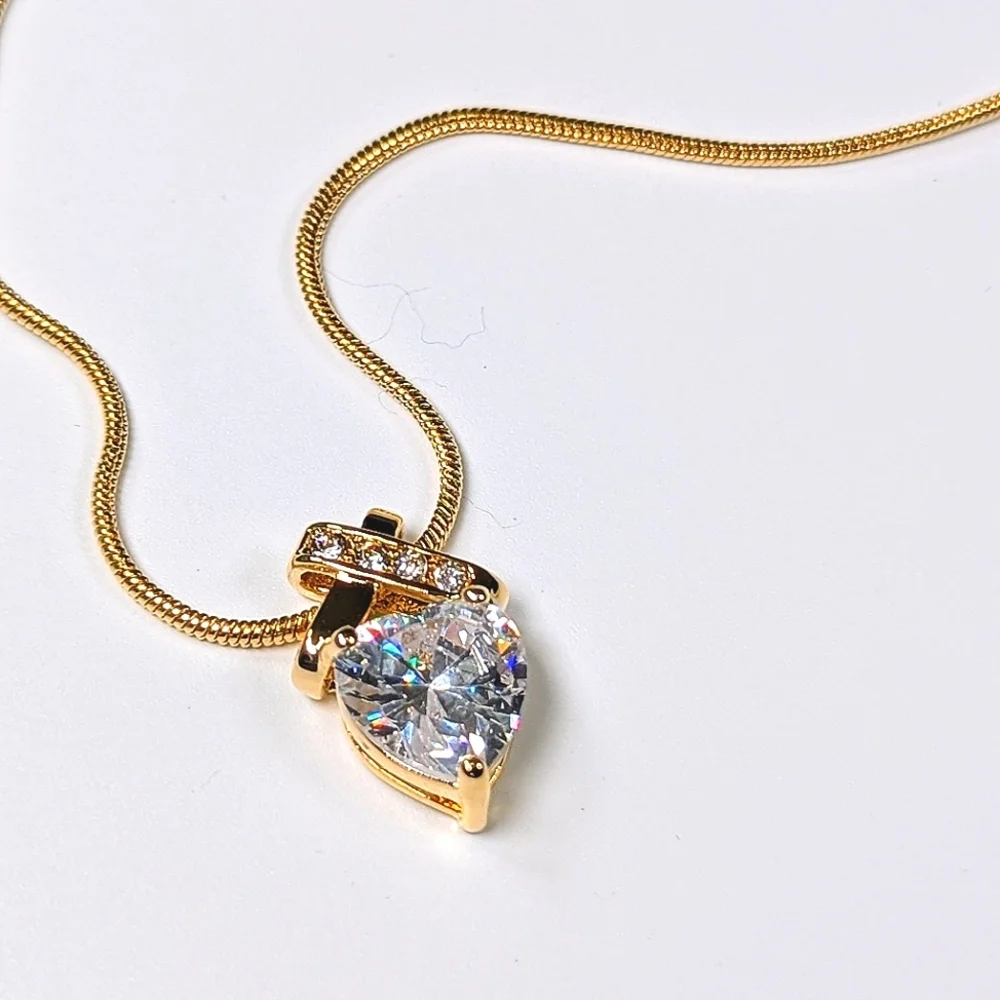Swarovski® Crystal • 6 Carat T.W Infinity Heart Pendant Necklace • 14K Gold Ovly - Picture 3 of 3
